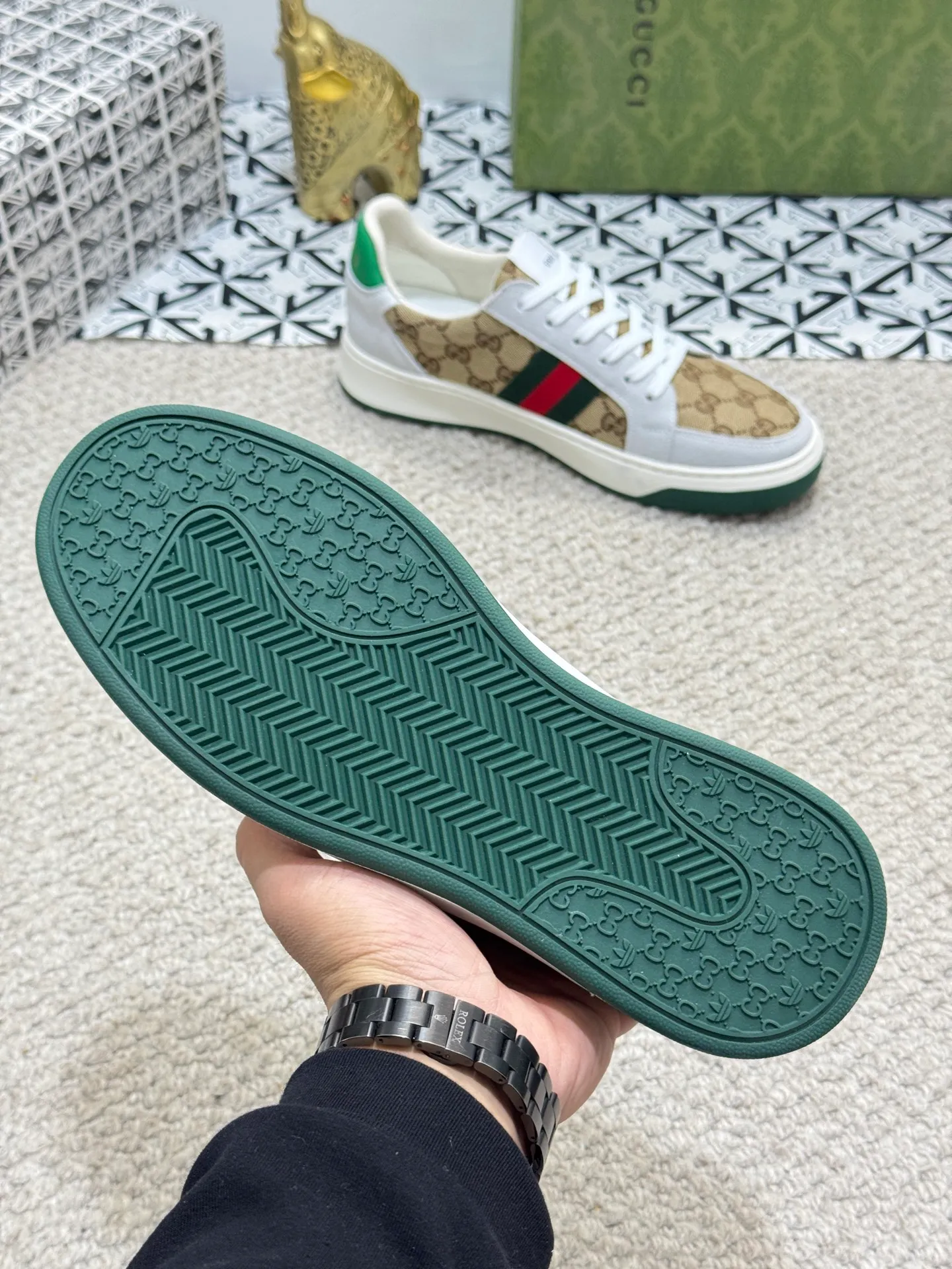 Men's shoes 💰400 [New model] 🪳🪳Gucci─Gucci classic. Gucci purchase level, comparable to genuine products without pressure, colorful style prevails, really looks good on the feet, original leather imported from Italy, the texture is amazing! Lasting technology, first-layer sheepskin lining imported from Italy, highly recommended product, a must-see, high quality will definitely satisfy you! Size: 38-44 (45 customized
